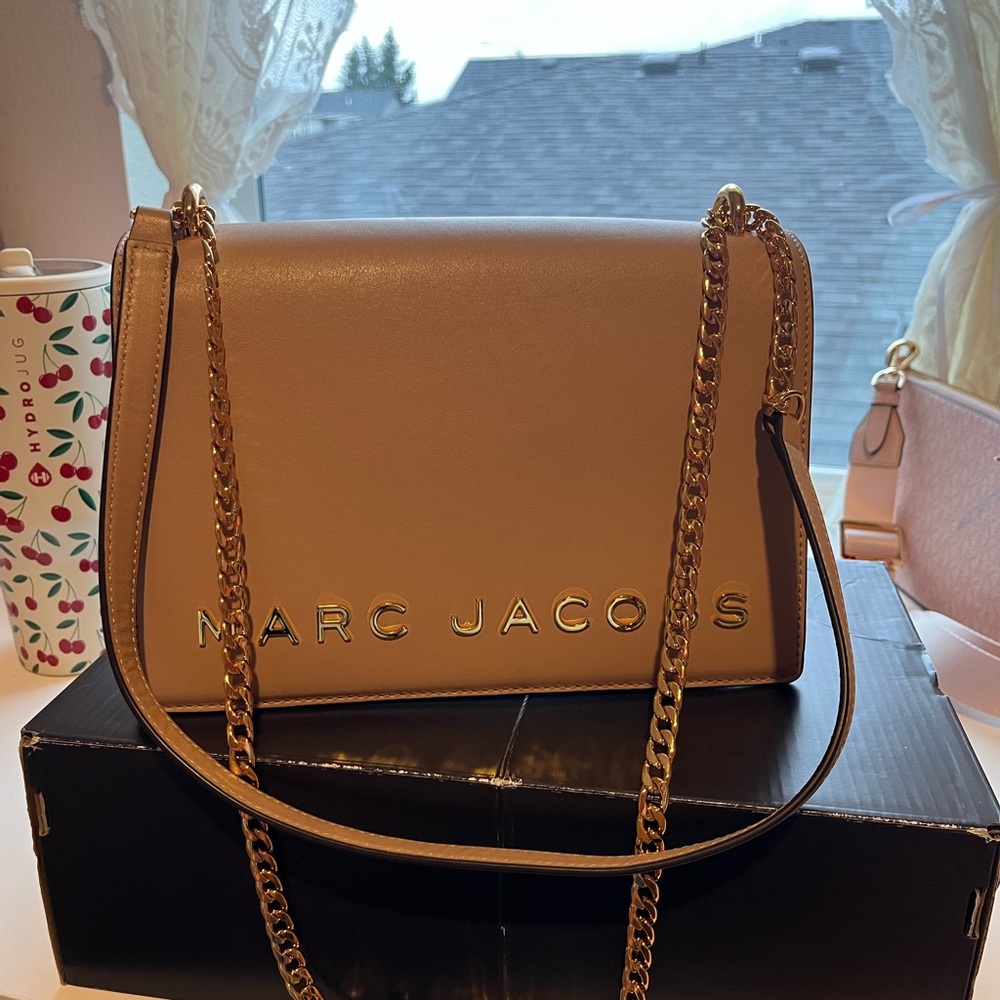 Marc Jacobs Brown Shoulder Bag with Gold Chain